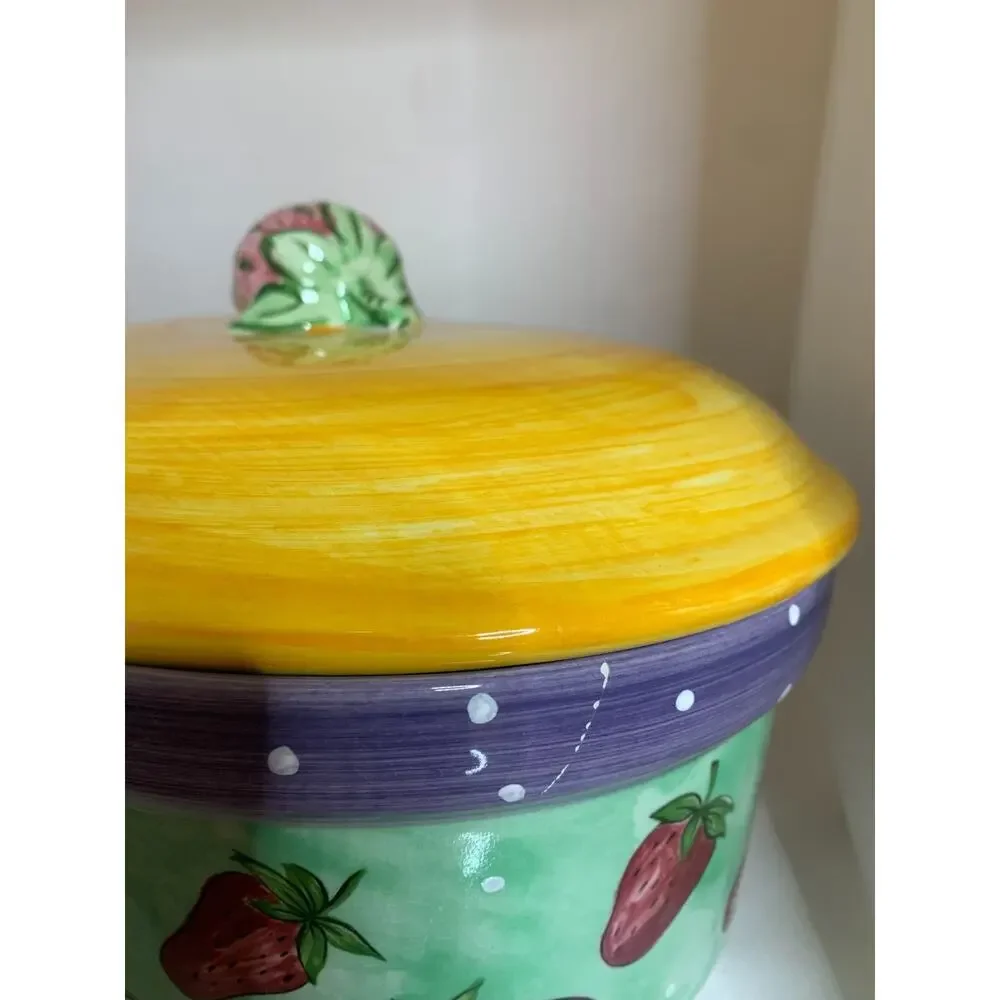 Essex Collection Fruit-Punch Strawberries 3 Quart Covered Casserole 12x11x6